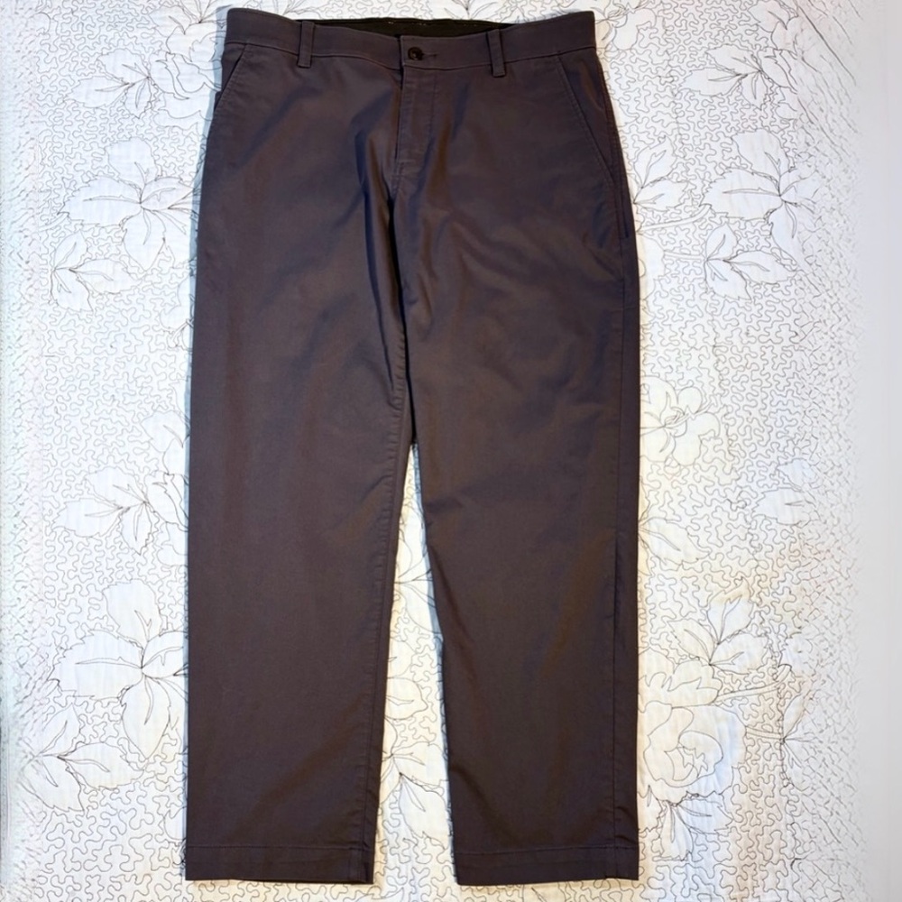 NIKE Dri- Fit Flat Front Classic Pants in Gray Mens Size
34x30💚 - Picture 13 of 13